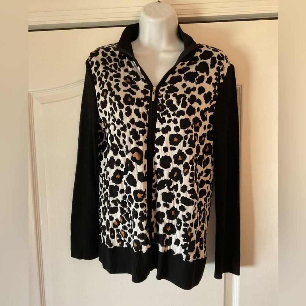 St John Boutique Ladies Leopard zippered Sweater